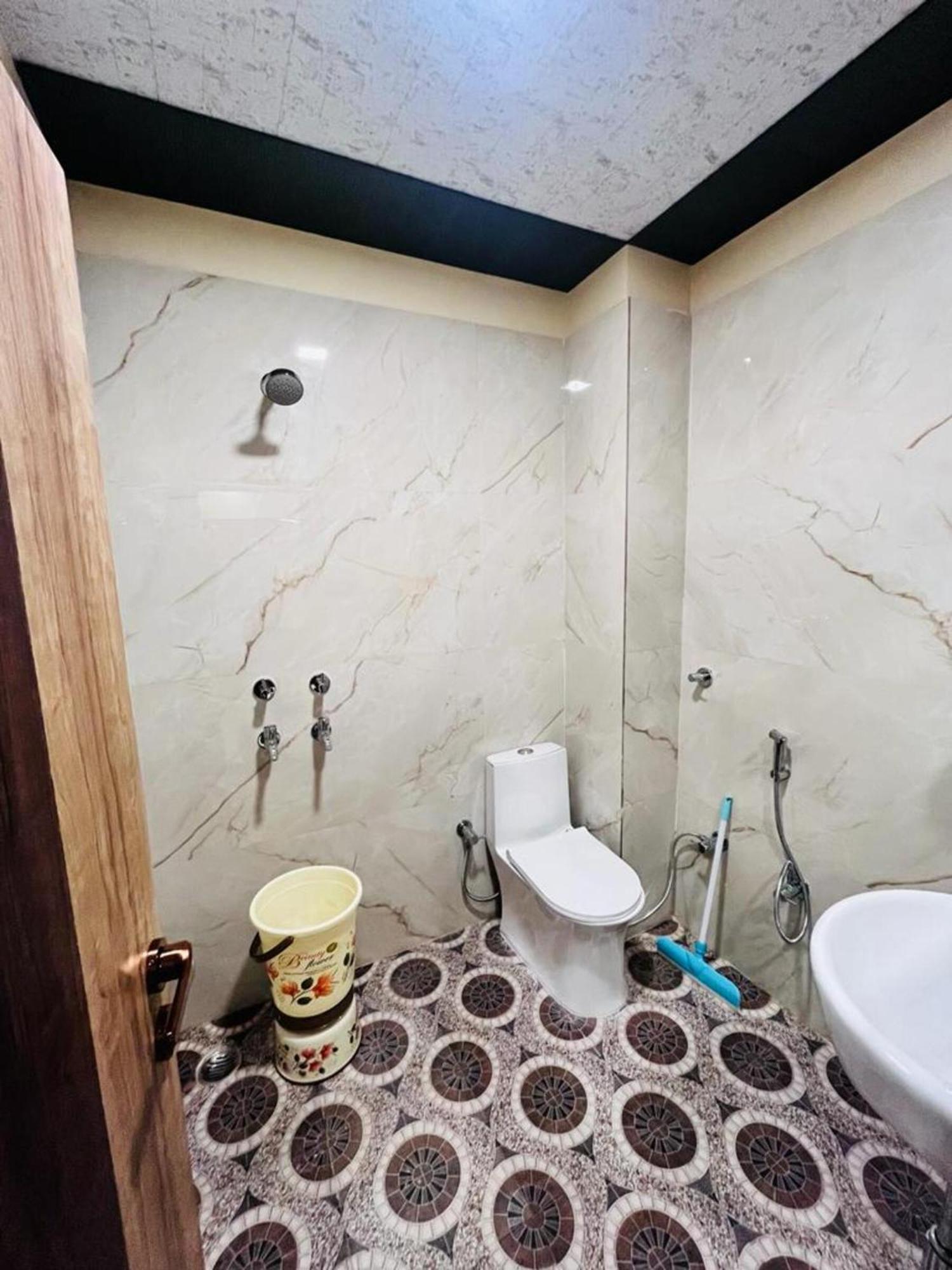 Ks Paying Guest House Varanasi Eksteriør billede