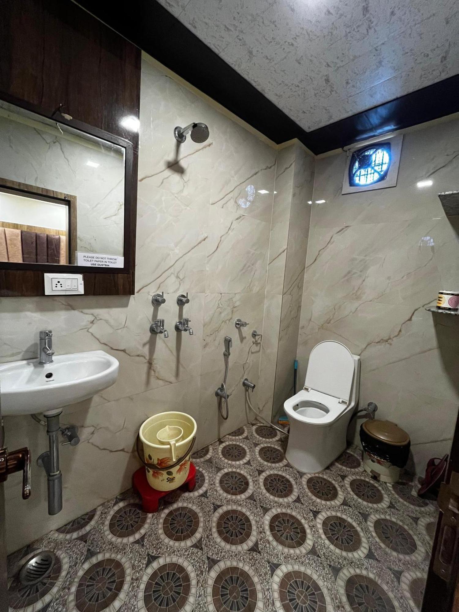 Ks Paying Guest House Varanasi Eksteriør billede
