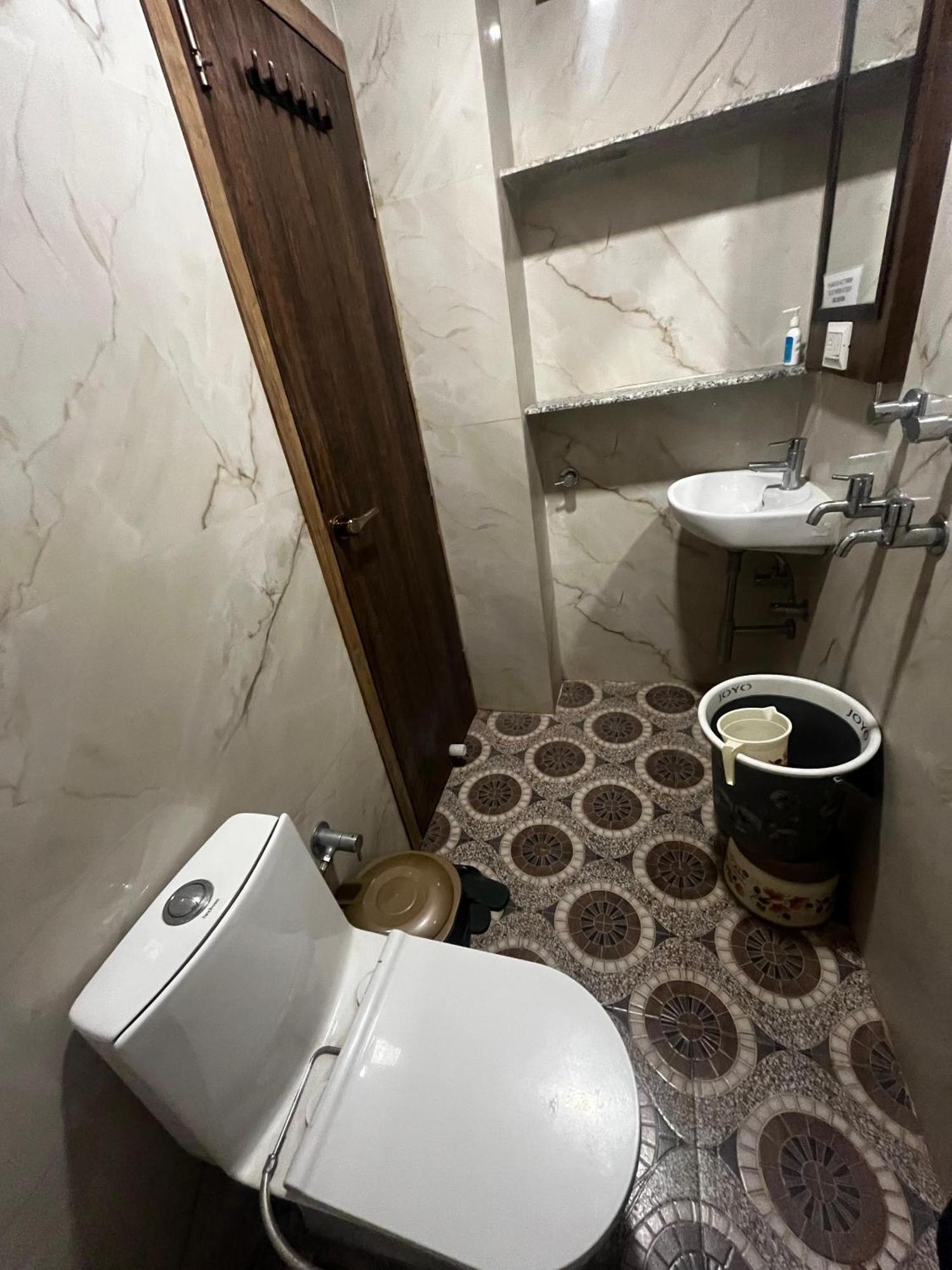 Ks Paying Guest House Varanasi Eksteriør billede
