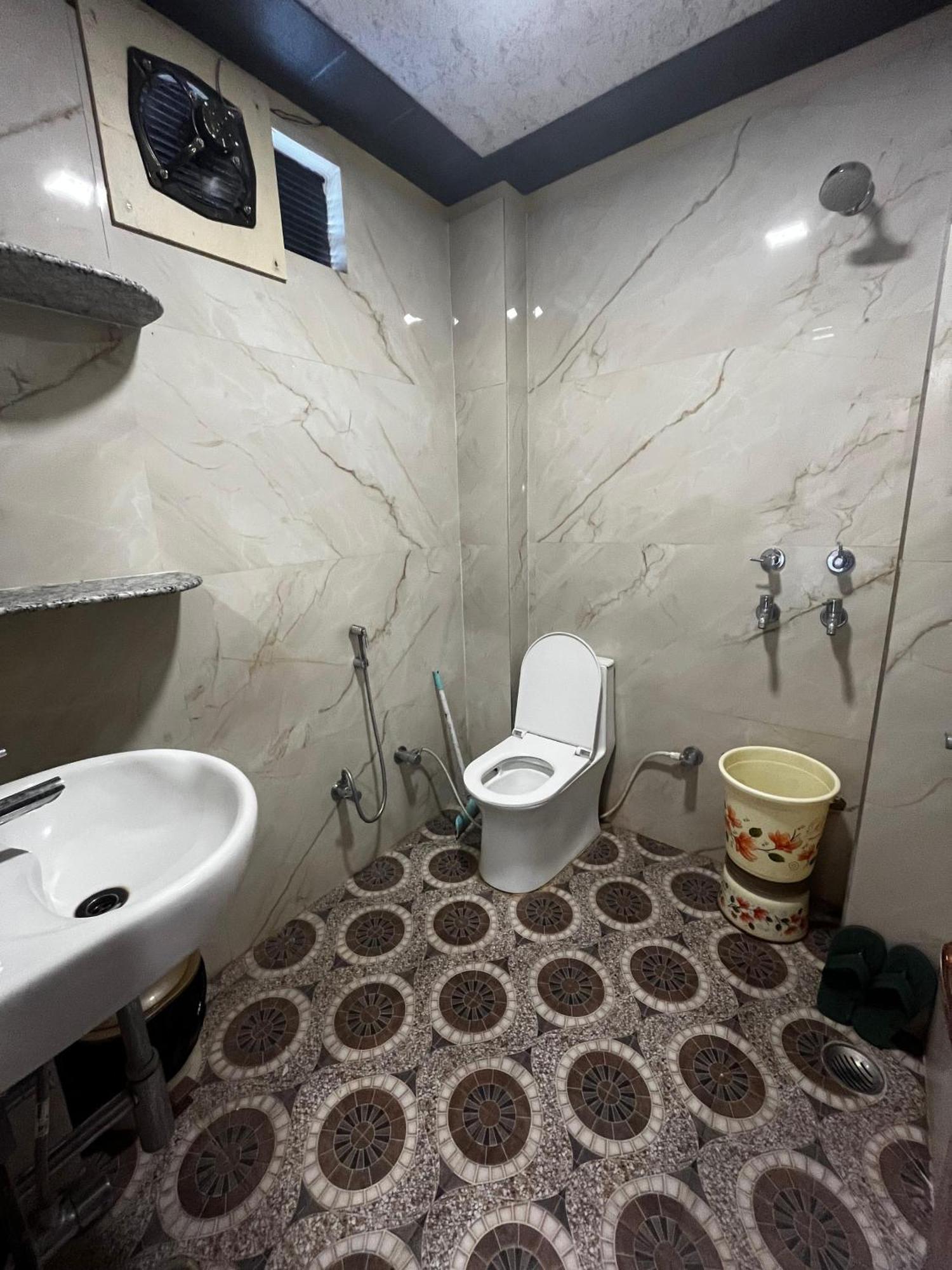 Ks Paying Guest House Varanasi Eksteriør billede